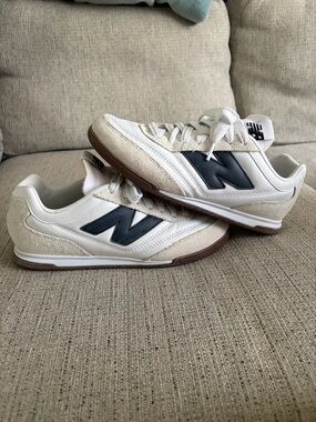 New Balance Unisex White & Black Casual Sneakers